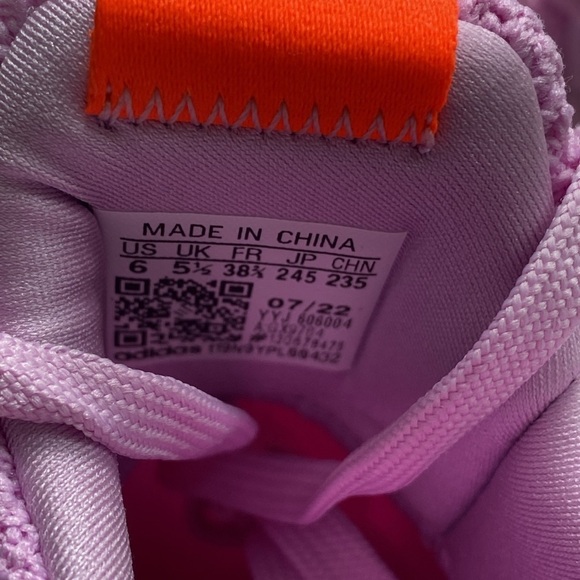 ❄️ADIDAS Ultraboost 5.0 DNA J Women’s 6 - Picture 11 of 16